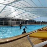 Piscine couverte et chauffée - Camping Bretagne Nord