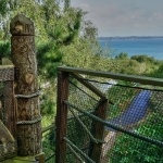 Cabane avec vue sur la mer