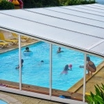 Piscine couverte et chauffée vacances camping Eden Villages  Cap de Bréhat en Bretagne Nord