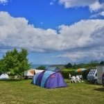 Emplacement vue mer avec équipement - Camping Bretagne Nord