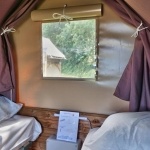 Tente bivouac : 2 lits simples + électricité - Camping Côtes d'Armor GR34